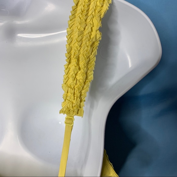 BCBGMaxazria- Yellow Ruffle Sundress size Large - Picture 10 of 13